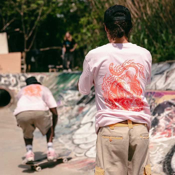 TACTICS(タクティクス)| CHERRIES × TACTICS WHEELS T-SHIRT / LIGHT PINK | スノーボード・スケートボードのTACTICS JAPAN