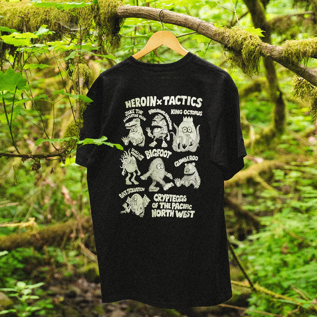HEROIN SKATEBOARD(ヘロイン スケートボード)| HEROIN X TACTICS CRYPTEGGS T-SHIRT / BLACK | スノーボード・スケートボードのTACTICS JAPAN