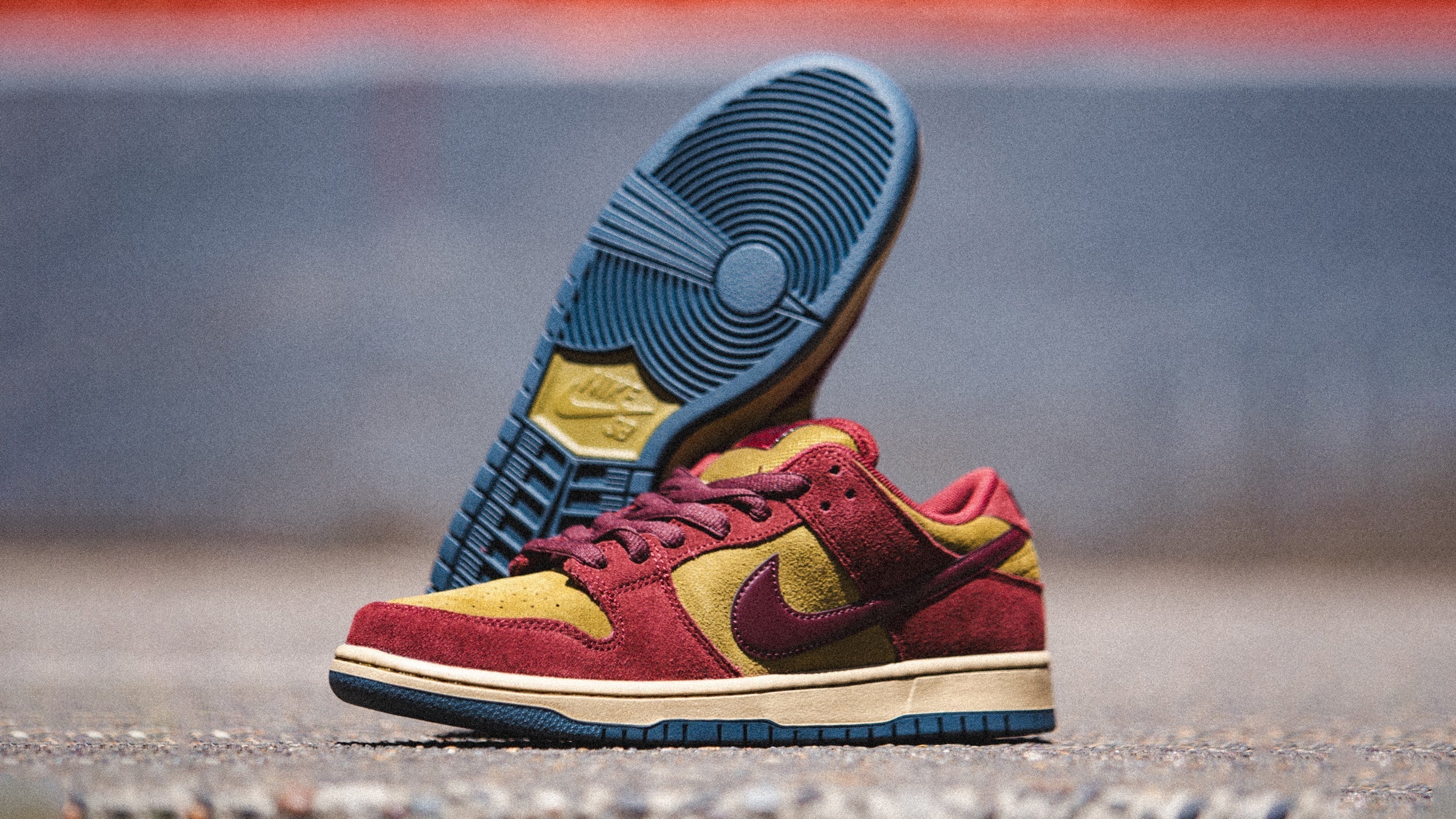 NIKE SB DUNK LOW PRO “DARK TEAM RED”