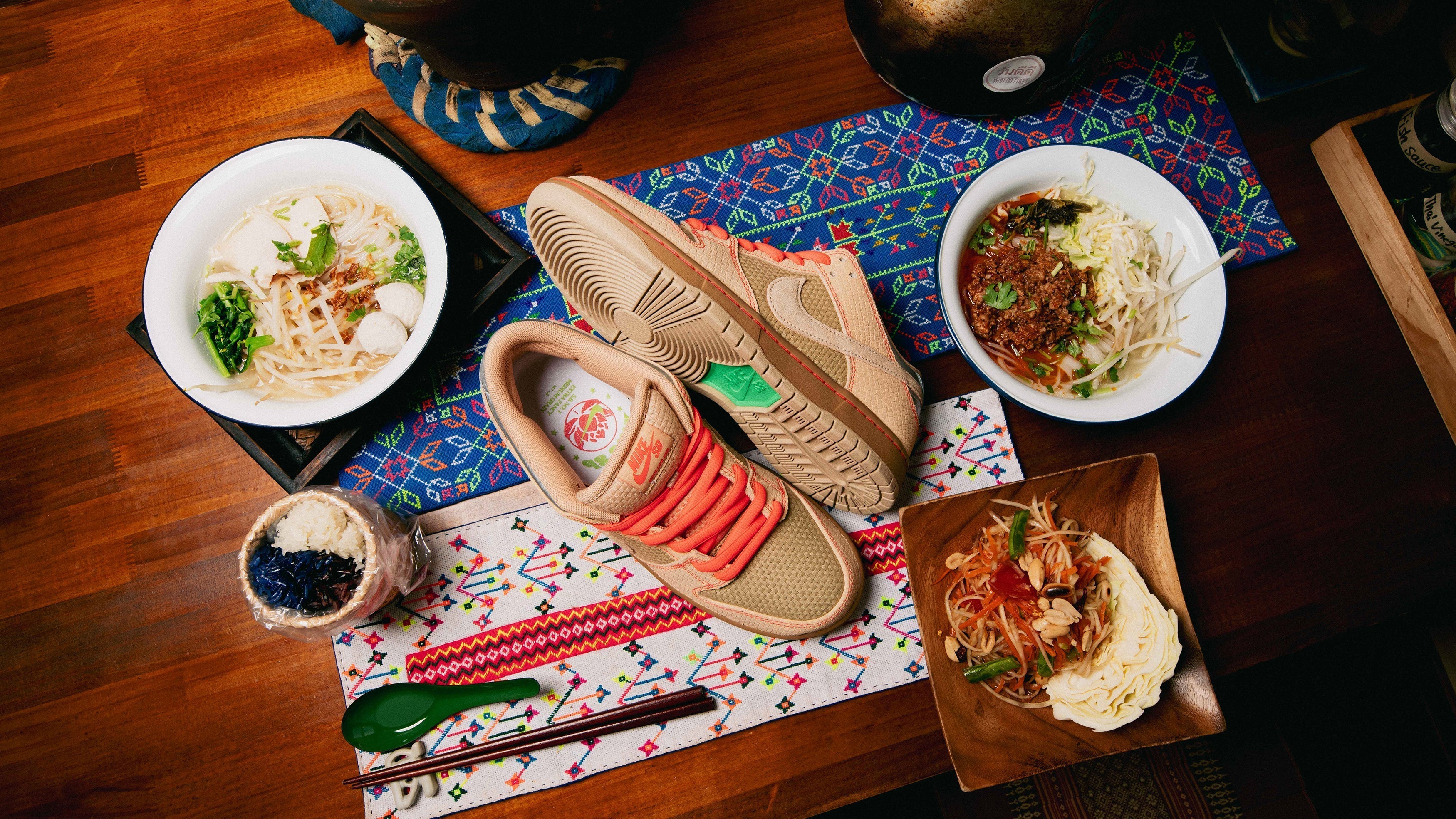 【NIKE SB】NIKE SB DUNK LOW PRO "Songkran" - タイの伝統と食文化へのオマージュ | スケートボード・スノーボードのTACTICS JAPAN