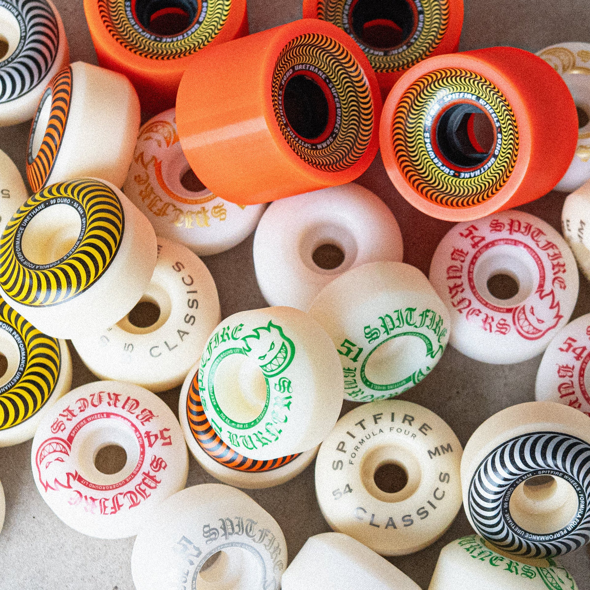 セット販売　Real, Thunder, Spitfire, Indyなど SPITFIRE】93DU FORMULA FOUR Andrew Reynolds CLASSIC 54mm