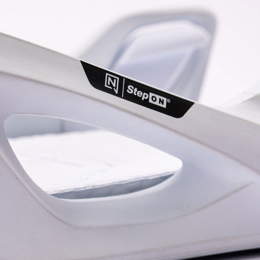 NITRO（ナイトロ）| WOMENS NITRO STEP ON SNOWBOARD BINDINGS 2027 / WHITE | スノーボード・スケートボードのTACTICS JAPAN