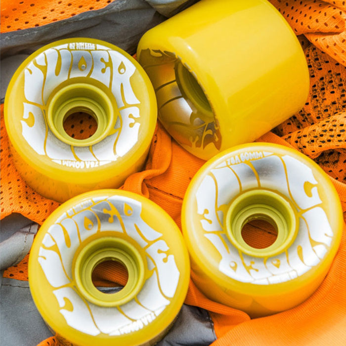 OJ WHEELS（オージェイ ウィール）| SUPER JUICE NEON YELLOW SKATEBOARD WHEELS - 60MM 78A | スノーボード・スケートボードのTACTICS JAPAN