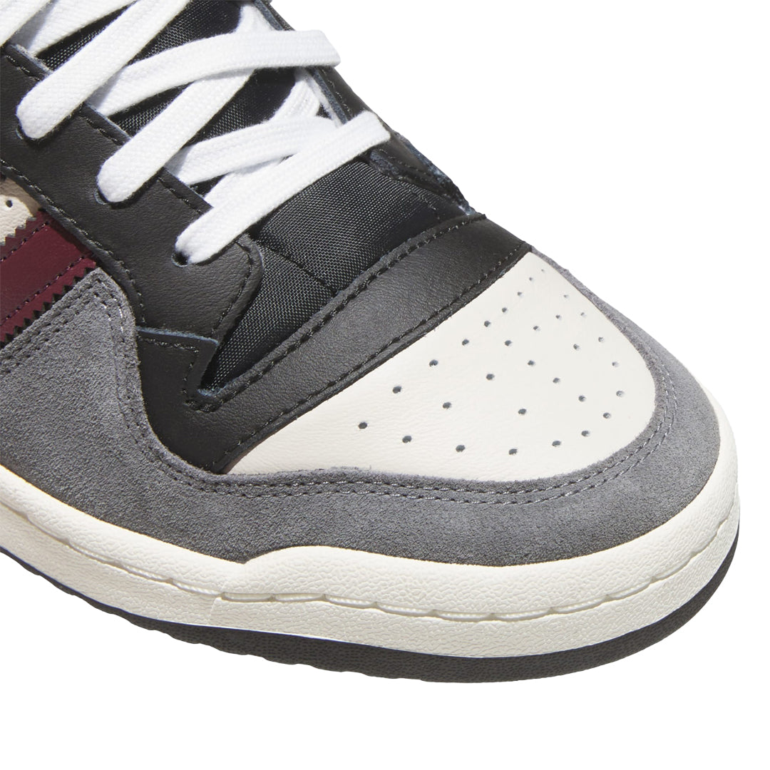 ADIDAS SKATEBOARDING（アディダス スケートボーディング）| FORUM 84 LOW ADV / GREY/MAROON | スノーボード・スケートボードのTACTICS JAPAN