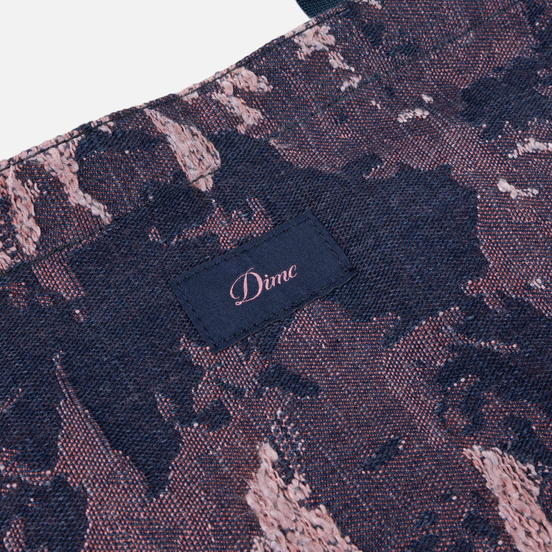 DIME MTL（ダイム モントリオール）| DISTRESSED MESSENGER BAG / PINK CAMO | スケートボード・スノーボードのTACTICS JAPAN