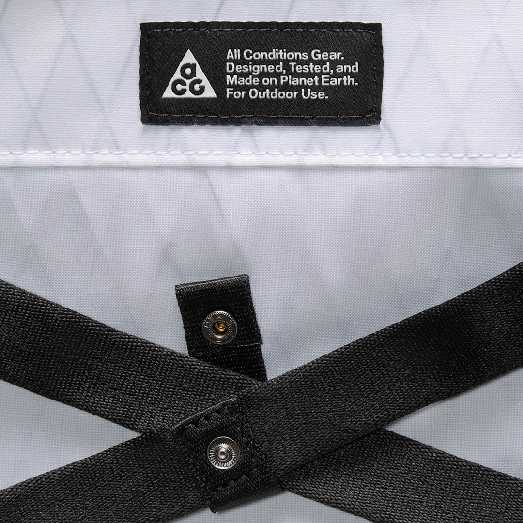 NIKE ACG（ナイキ エーシージー）| NIKE ACG GEAR TOTE BAG / WHITE/BLACK/BLACK | スノーボード・スケートボードのTACTICS JAPAN