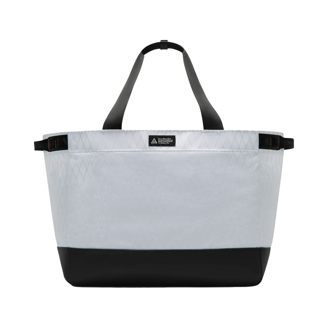 NIKE ACG（ナイキ エーシージー）| NIKE ACG GEAR TOTE BAG / WHITE/BLACK/BLACK | スノーボード・スケートボードのTACTICS JAPAN