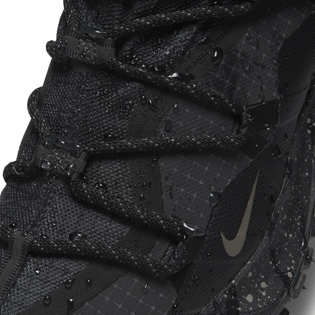 NIKE ACG（ナイキ エーシージ）| NIKE ACG MOUNTAIN FLY LOW GORE-TEX SE / DARK SMOKE GREY | スノーボード・スケートボードのTACTICS JAPAN