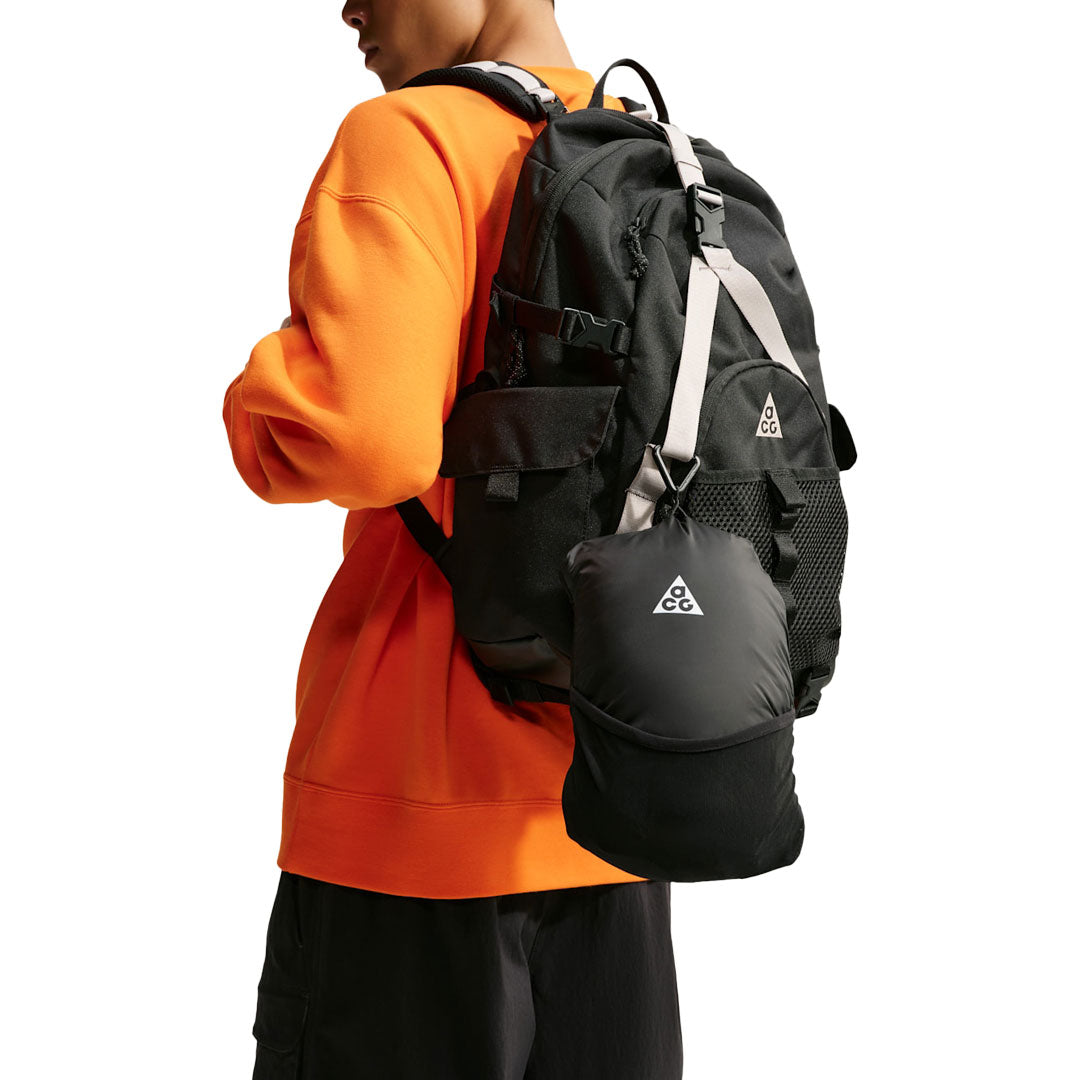NIKE ACG（ナイキ エーシージー）| NIKE ACG LAVA FLOW THERMA-FIT ADV VEST / BLACK/SUMMIT WHITE | スノーボード・スケートボードのTACTICS JAPAN