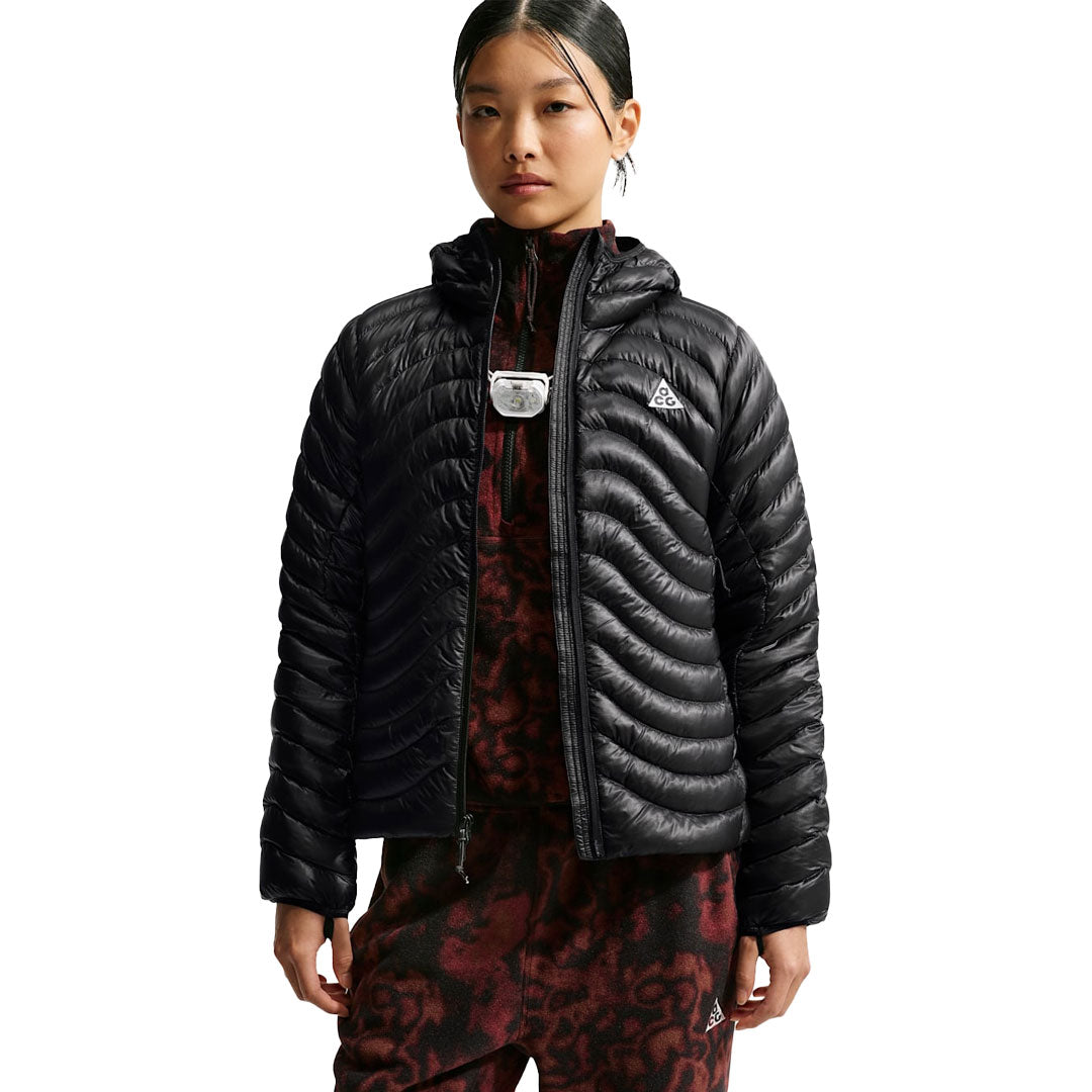 NIKE ACG（ナイキ エーシージー）| NIKE ACG WOMEN'S LAVA FLOW ULTRALIGHT THERMA-FIT ADV DOWN JACKET / BOLD BERRY/MONARCH PURPLE/SUMMIT WHITE | スノーボード・スケートボードのTACTICS JAPAN