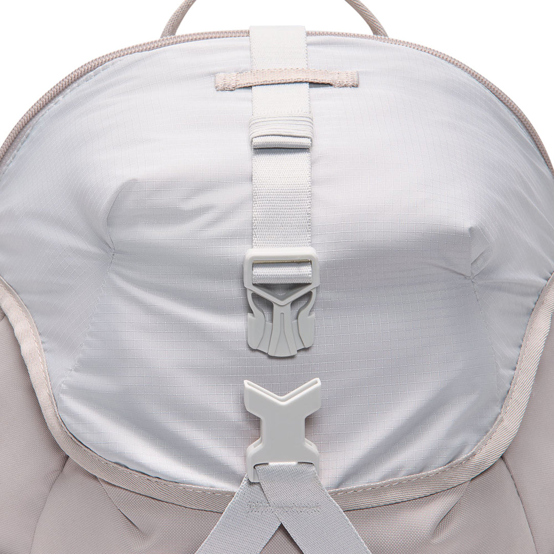 NIKE ACG DAYMAX BACKPACK 25L / COLLEGE GREY/GREY FOG/SAFETY ORANGE