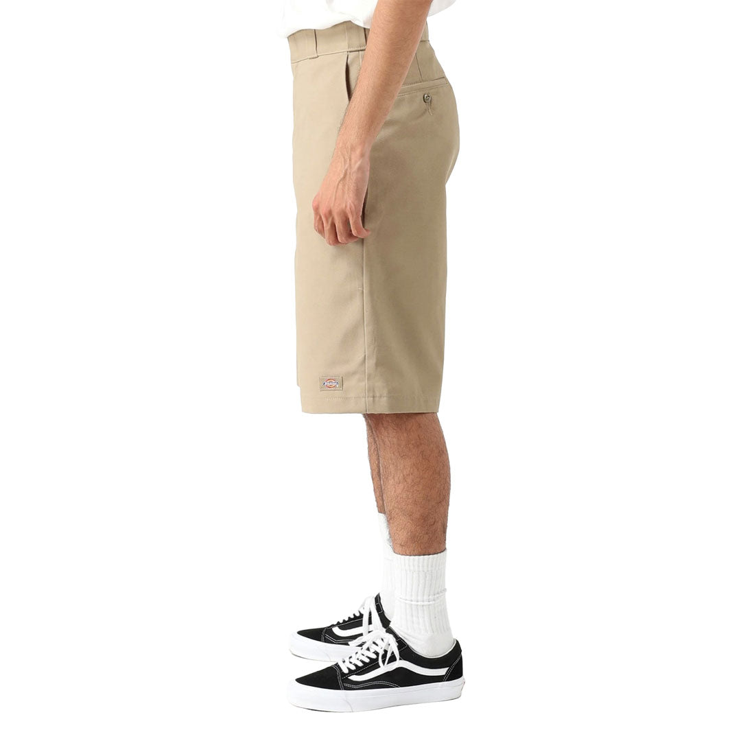 DICKIES（ディッキーズ）| LOOSE FIT FLAT FRONT WORK SHORTS 13" / KHAKI | スノーボード・スケートボードのTACTICS JAPAN