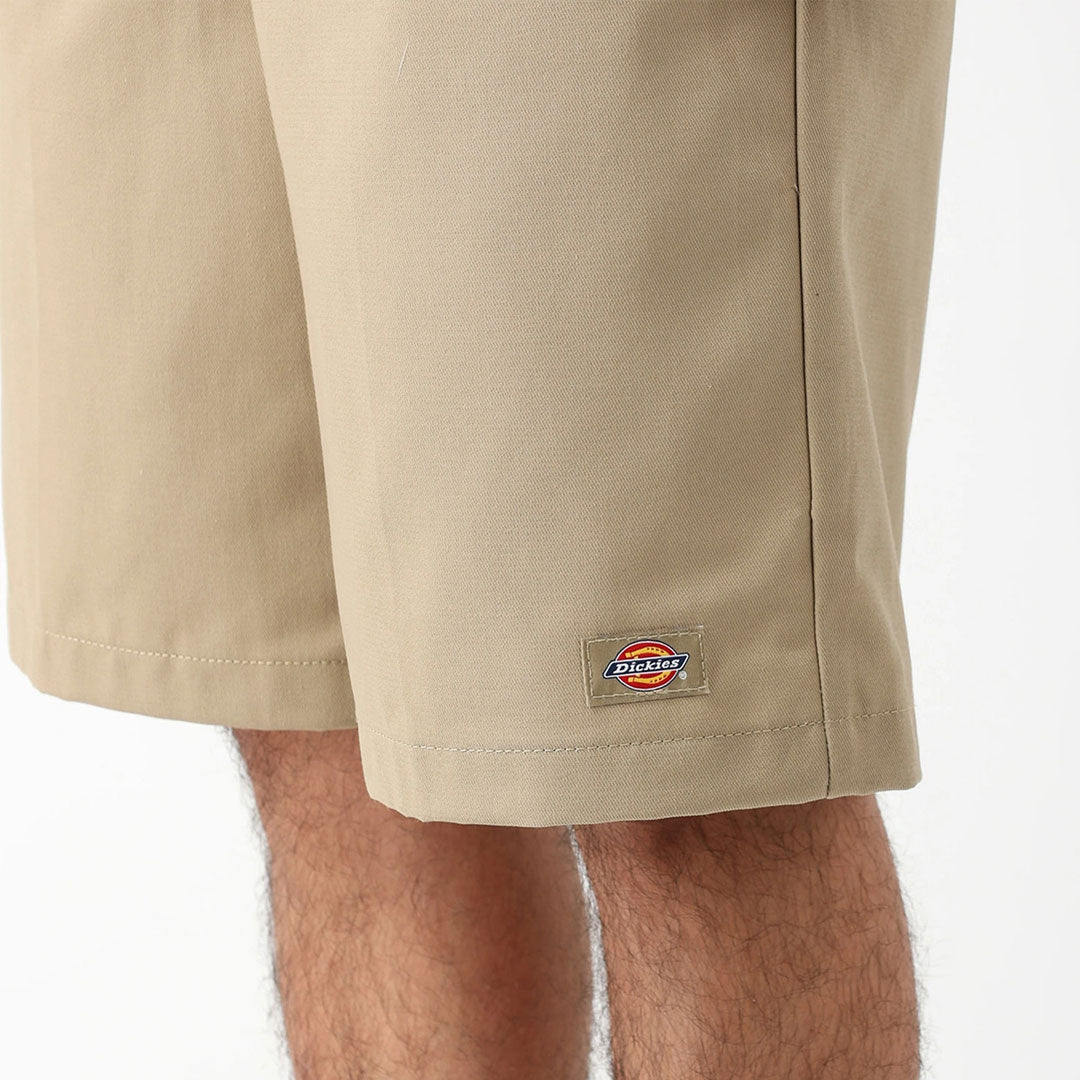 DICKIES（ディッキーズ）| LOOSE FIT FLAT FRONT WORK SHORTS 13" / KHAKI | スノーボード・スケートボードのTACTICS JAPAN