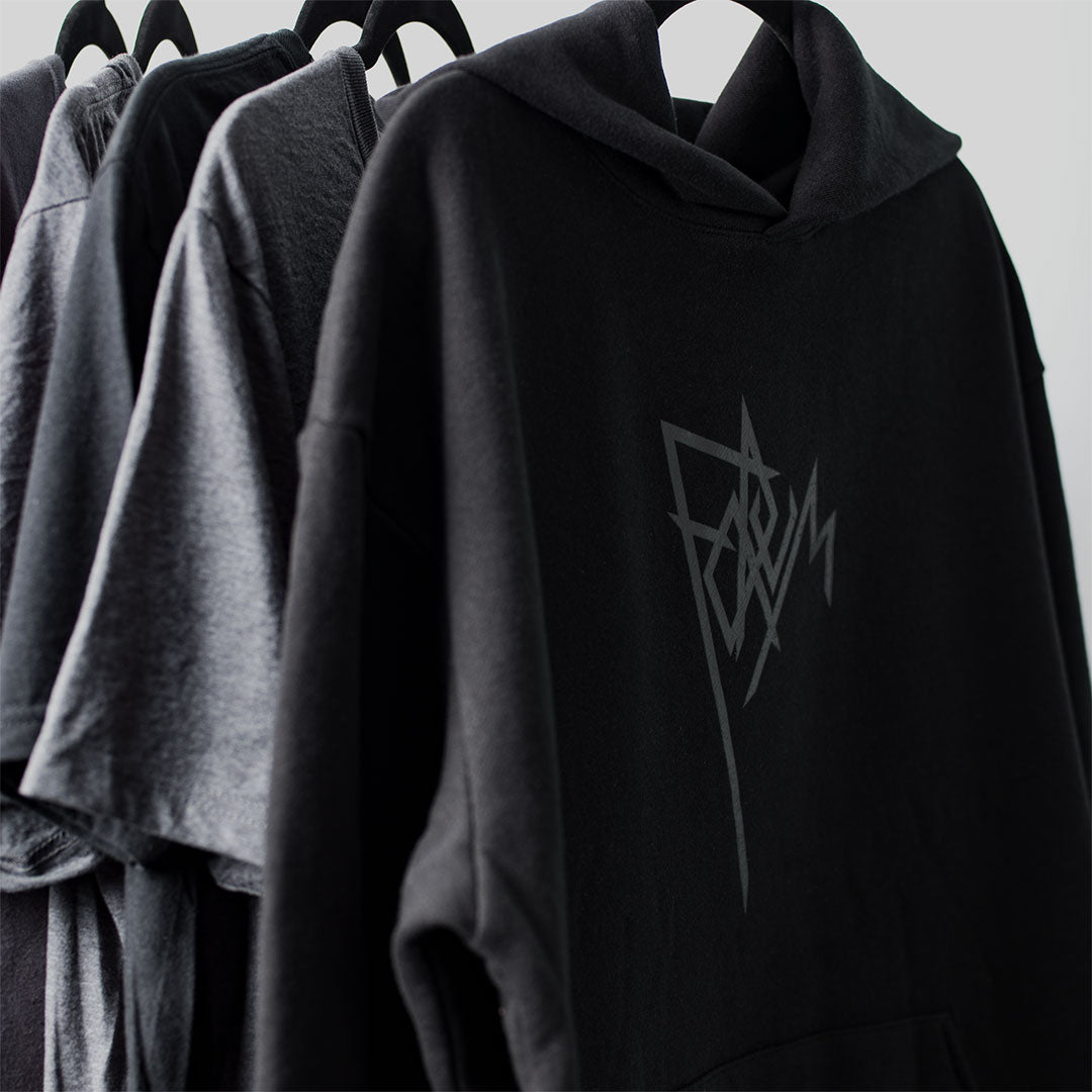 FORUM SNOWBOARDS（フォーラム スノーボード）| FORUM ROOST HEAVWEIGHT HOODIE / BLACK | スノーボード・スケートボードのTACTICS JAPAN