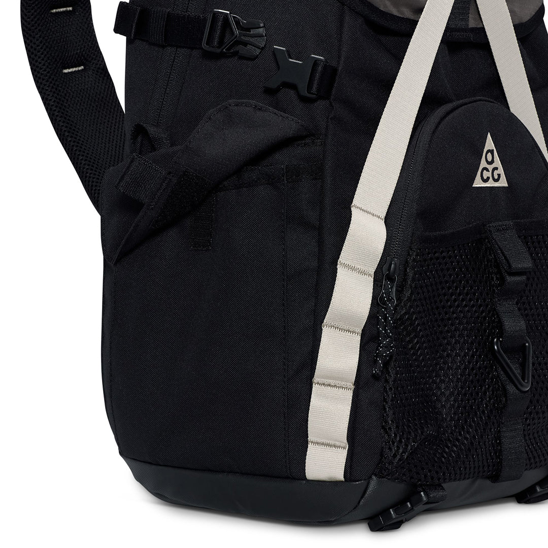 NIKE ACG（ナイキ オールコンディションズギア）| NIKE ACG DAYMAX BACKPACK 25L | スノーボード・スケートボードのTACTICS JAPAN