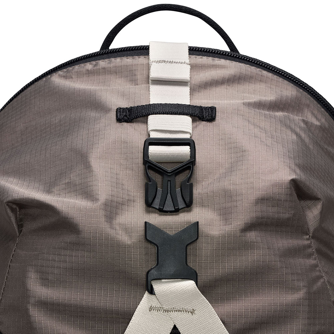 NIKE ACG（ナイキ オールコンディションズギア）| NIKE ACG DAYMAX BACKPACK 25L | スノーボード・スケートボードのTACTICS JAPAN