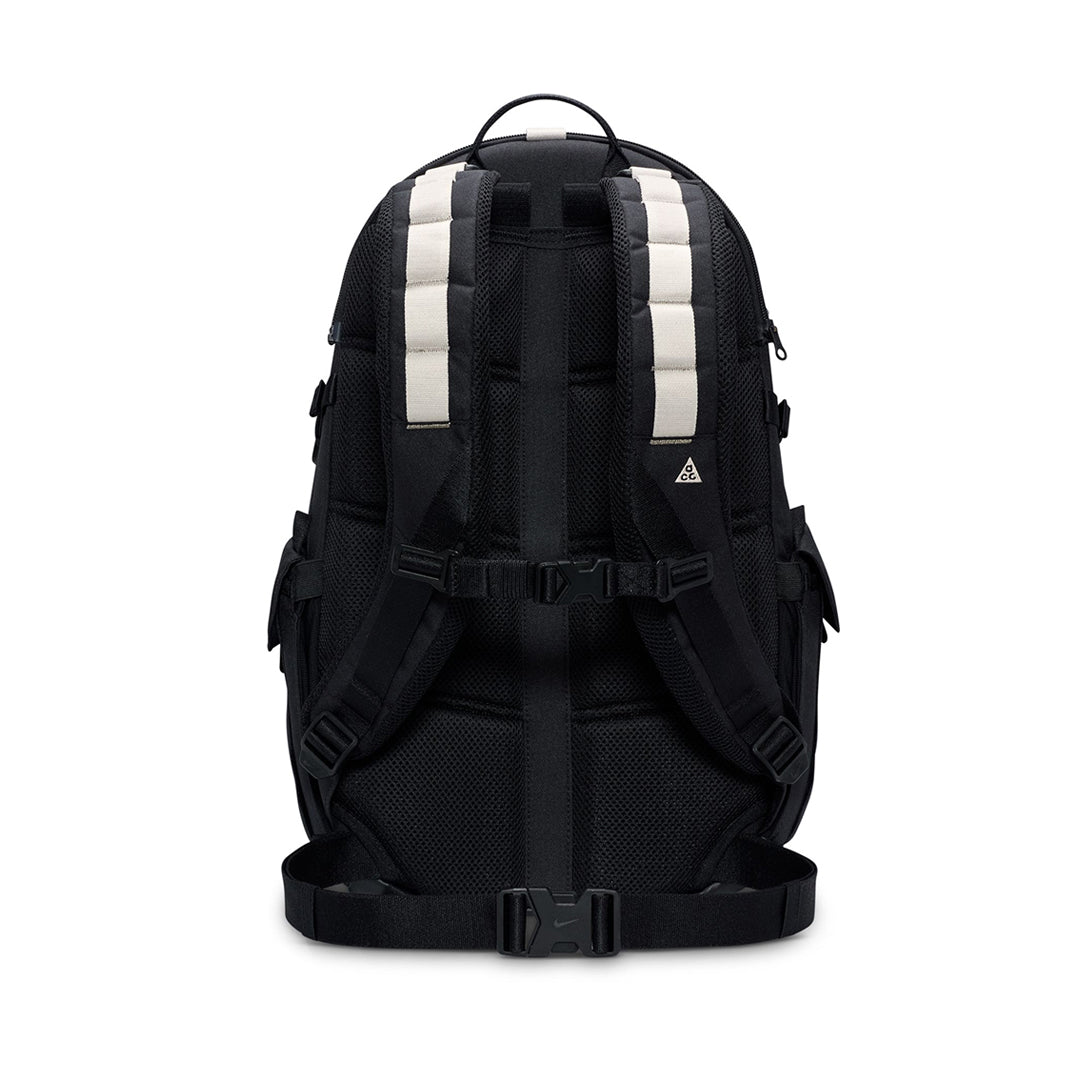 NIKE ACG（ナイキ オールコンディションズギア）| NIKE ACG DAYMAX BACKPACK 25L | スノーボード・スケートボードのTACTICS JAPAN