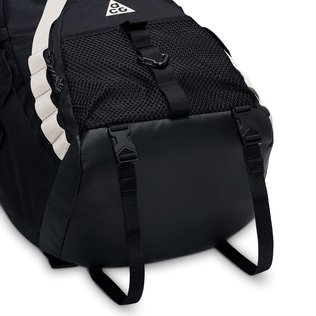 NIKE ACG（ナイキ オールコンディションズギア）| NIKE ACG DAYMAX BACKPACK 25L | スノーボード・スケートボードのTACTICS JAPAN