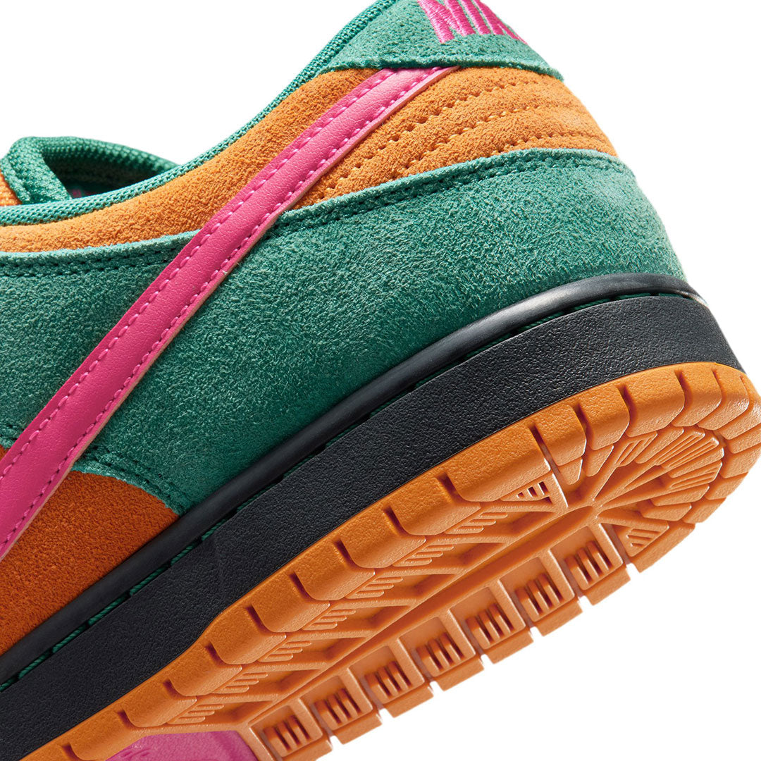 NIKE SB（ナイキ スケートボーディング）| NIKE SB DUNK LOW PRO "GREEN NOISE / WATERMELON" | スノーボード・スケートボードのTACTICS JAPAN