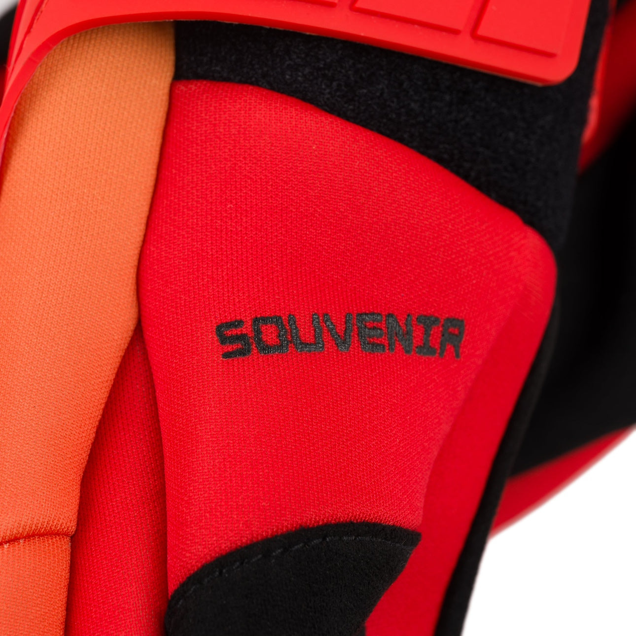 HOWL SUPPLY（ハウル サプライ）| SOUVENIR X HOWL GLOVE 2026 / FIRE RED | スノーボード・スケートボードのTACTICS JAPAN