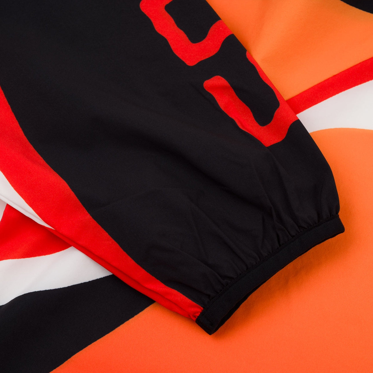 SOUVENIR SNOWBOARDING （スーベニア スノーボーディング）| SOUVENIR X HOWL WINDPROOF STRETCH MOTO SHIRT 2026 / FIRE RED | スノーボード・スケートボードのTACTICS JAPAN