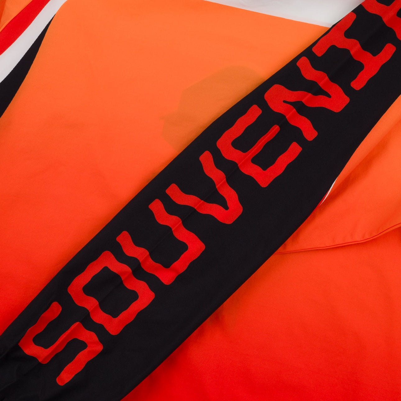 SOUVENIR SNOWBOARDING （スーベニア スノーボーディング）| SOUVENIR X HOWL WINDPROOF STRETCH MOTO SHIRT 2026 / FIRE RED | スノーボード・スケートボードのTACTICS JAPAN