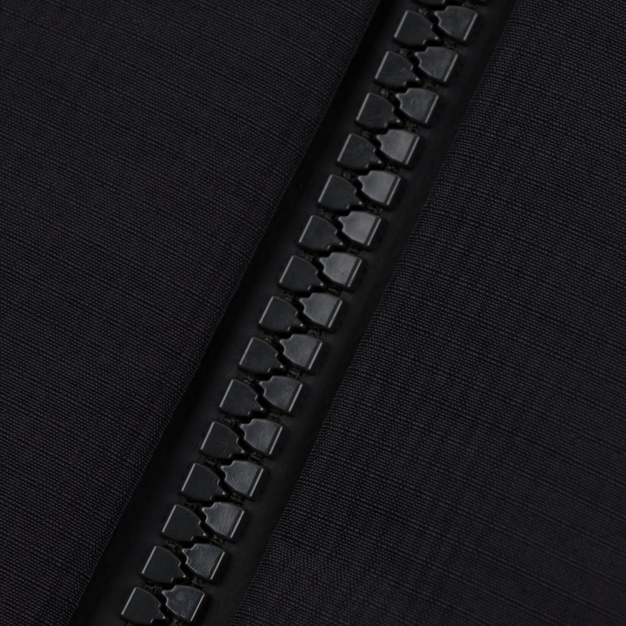 SOUVENIR SNOWBOARDING （スーベニア スノーボーディング）| 3 PLY RIPSTOP JACKET 2026 / BLACK | スノーボード・スケートボードのTACTICS JAPAN