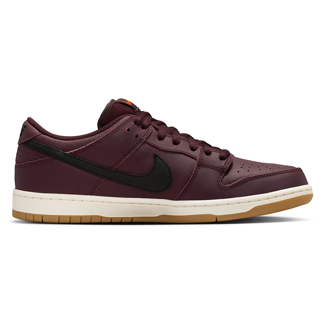 スケートボード Nike SB Dunk Low Pro ISO UniversityRed NIKE SB（ナイキ スケートボーディング）| NIKE SB DUNK LOW PRO ISO