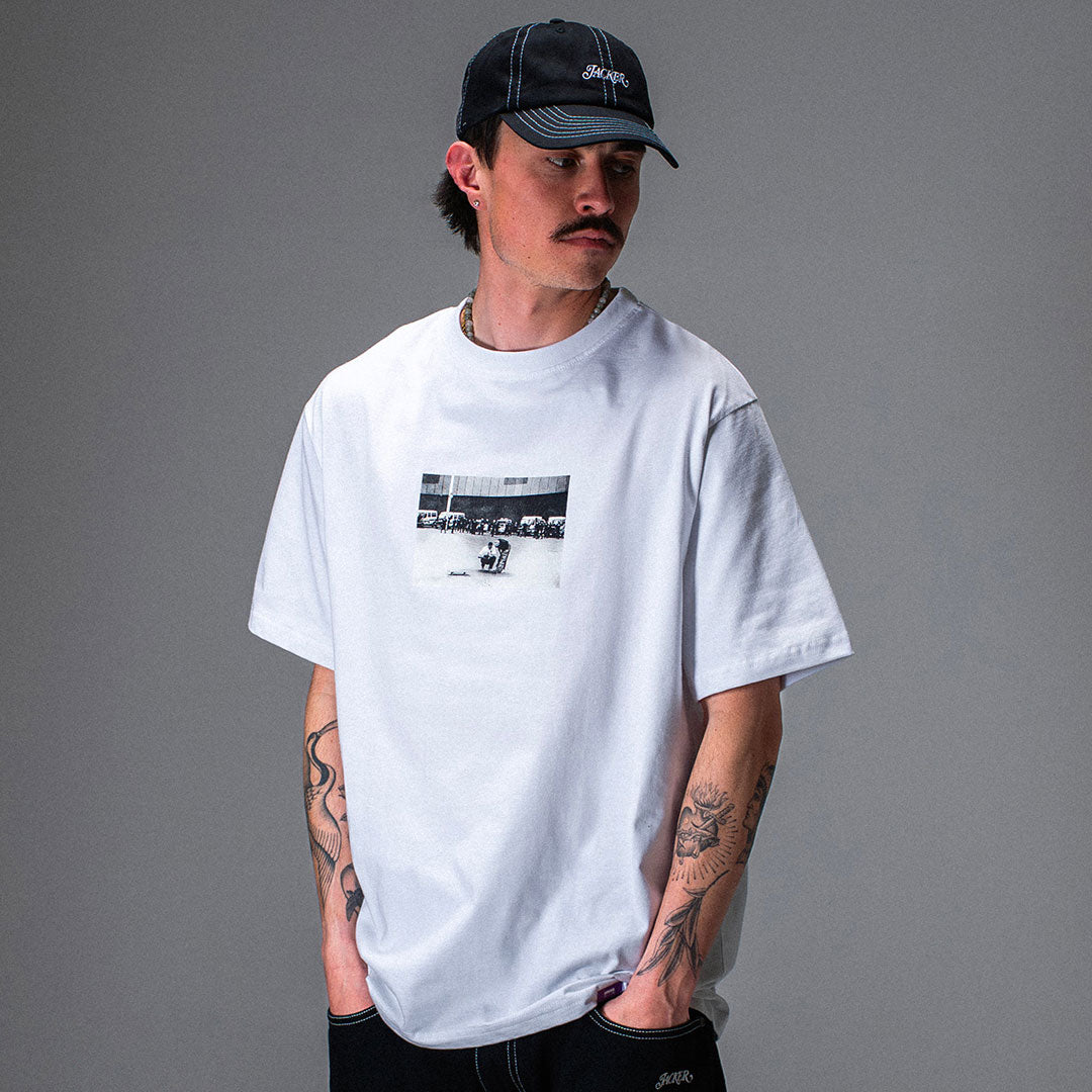 JACKER（ジャッカー）| JSB T-SHIRT / WHITE | スノーボード・スケートボードのTACTICS JAPAN