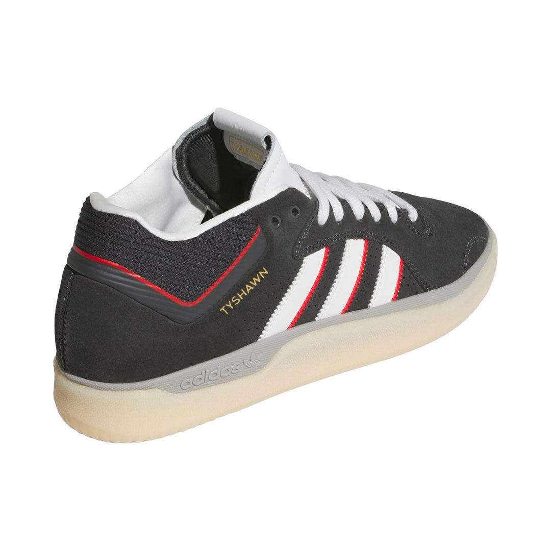 ADIDAS SKATEBOARDING（アディダス スケートボーディング）| TYSHAWN / CARBON/CRYSTAL WHITE/BETTER SCARLET | スノーボード・スケートボードのTACTICS JAPAN