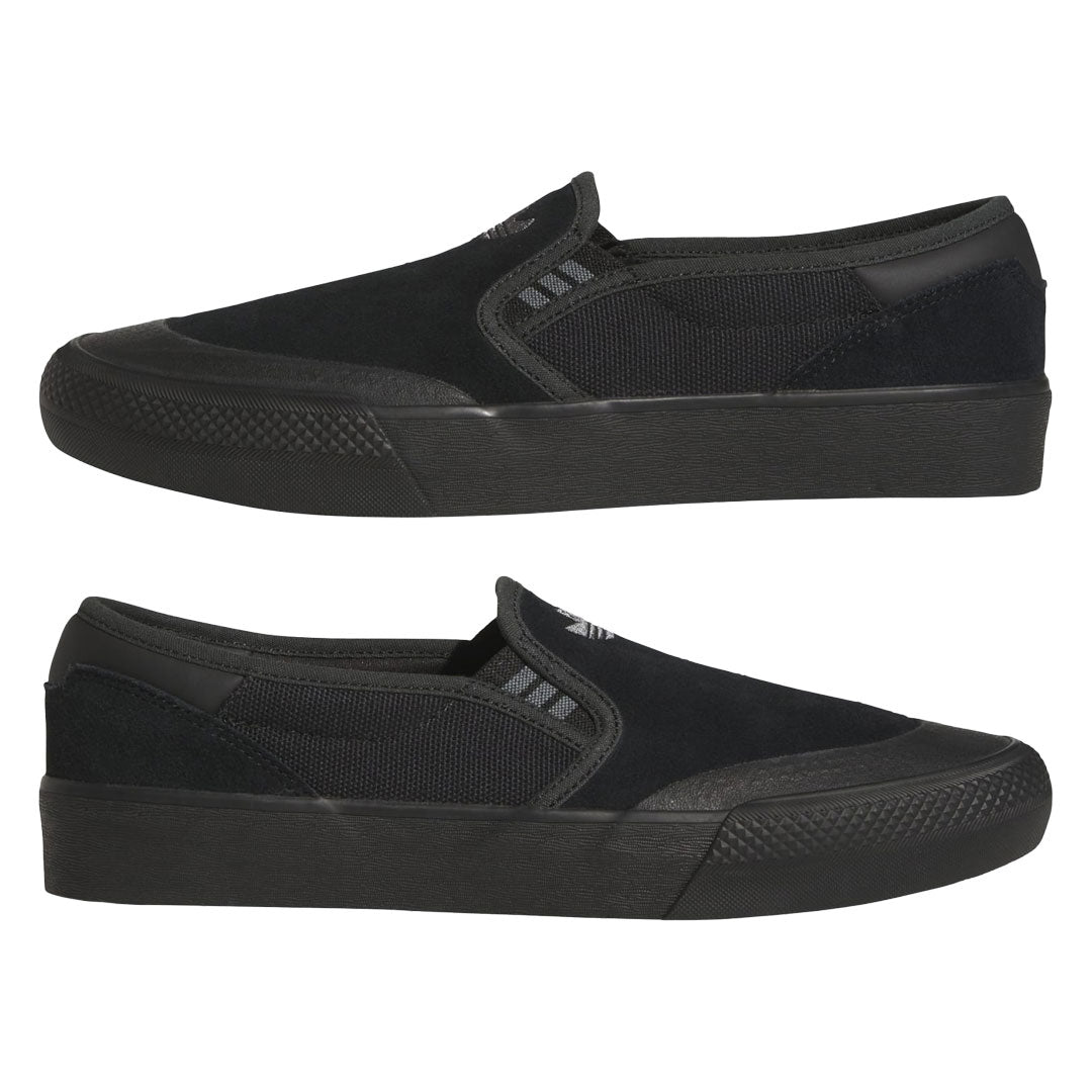 ADIDAS SKATEBOARDING（アディダス スケートボーディング）| SHMOOFOIL SLIP / CORE BLACK/GREY FOUR/CORE BLACK | スノーボード・スケートボードのTACTICS JAPAN