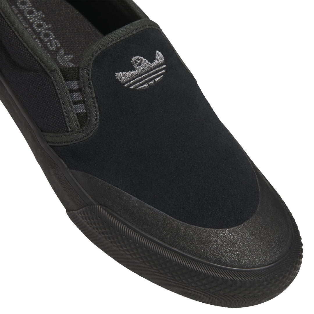 ADIDAS SKATEBOARDING（アディダス スケートボーディング）| SHMOOFOIL SLIP / CORE BLACK/GREY FOUR/CORE BLACK | スノーボード・スケートボードのTACTICS JAPAN