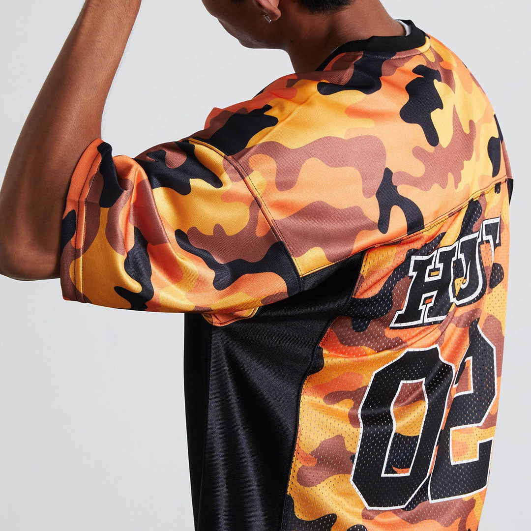 HUF（ハフ）| CAMO FOOTBALL JERSEY / LAVA | スノーボード・スケートボードのTACTICS JAPAN
