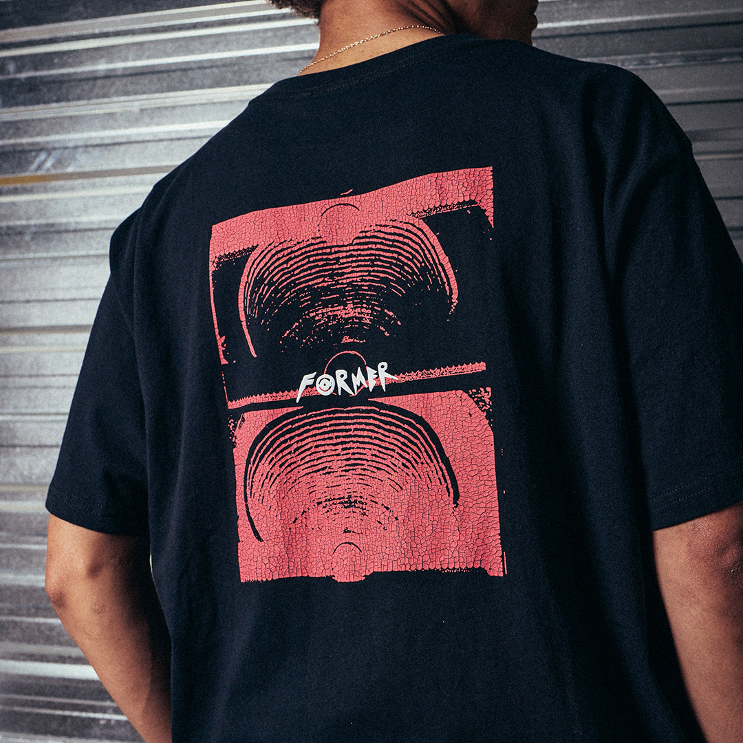 FORMER（フォーマー）| DROID CRUX T-SHIRT / BLACK | スノーボード・スケートボードのTACTICS JAPAN