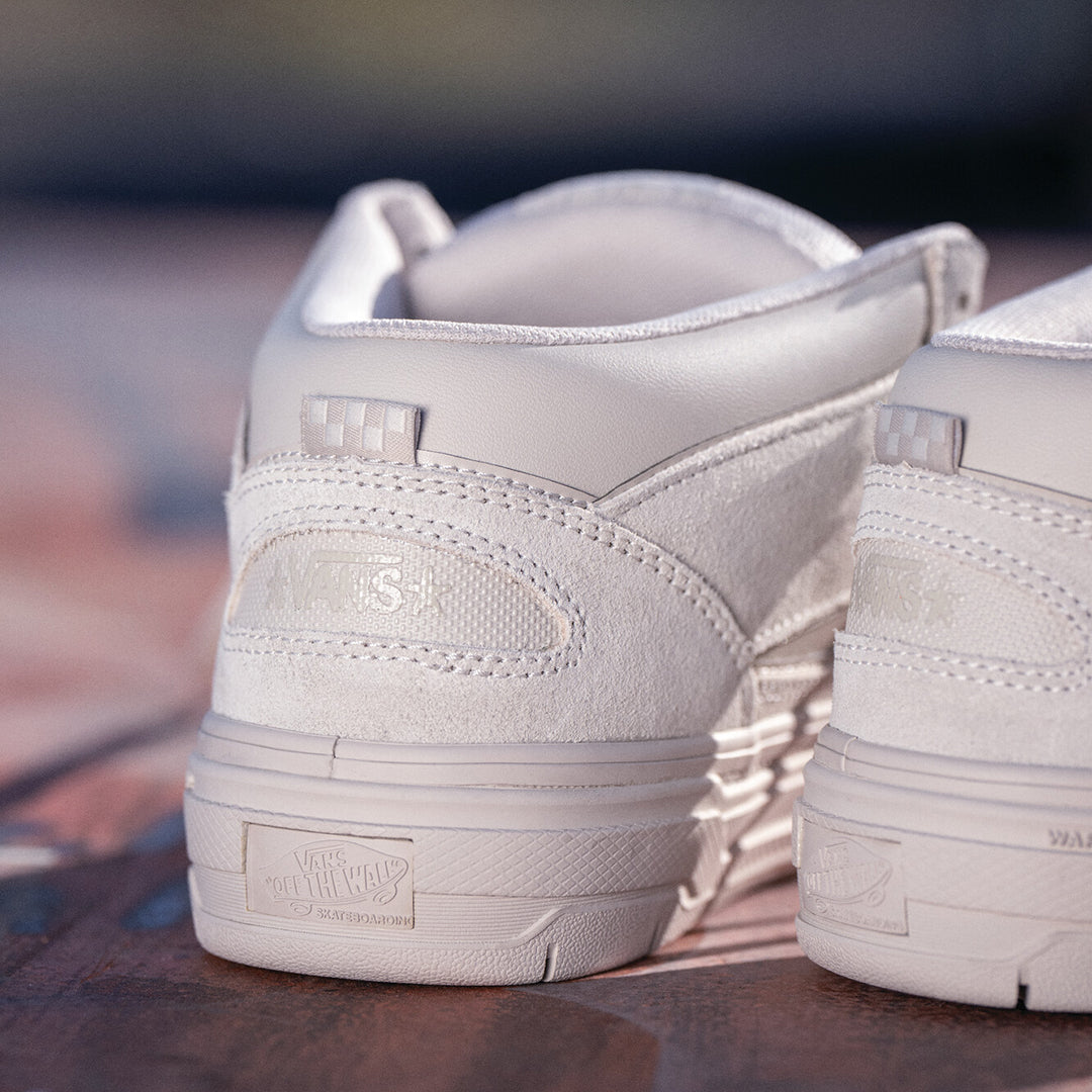 VANS（ヴァンズ）| SKATE HALF CAB WAFFLECUP BY ATIBA JEFFERSON / WHITE | スノーボード・スケートボードのTACTICS JAPAN