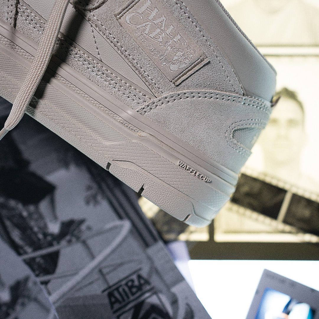 VANS（ヴァンズ）| SKATE HALF CAB WAFFLECUP BY ATIBA JEFFERSON / WHITE | スノーボード・スケートボードのTACTICS JAPAN