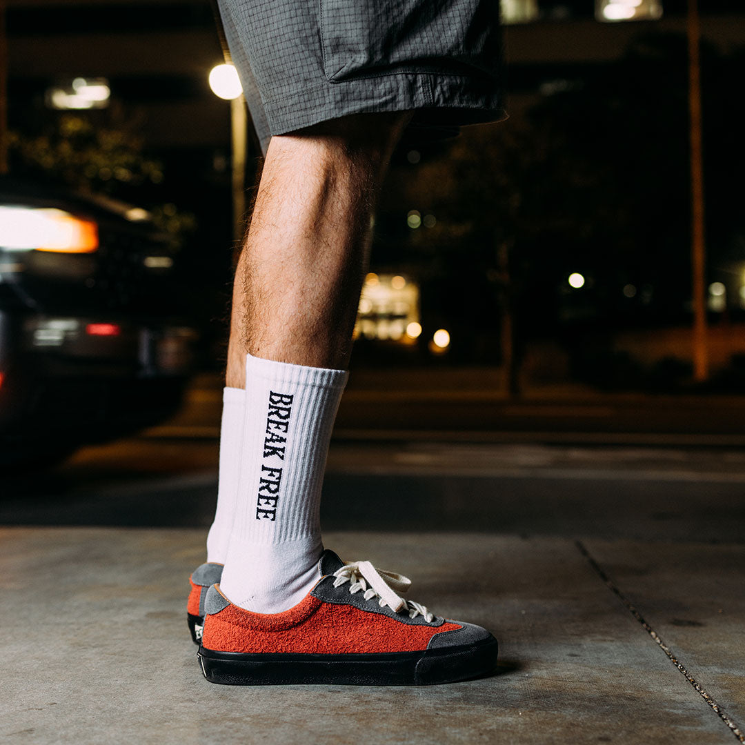 LAST RESORT AB（ラストリゾート エービー）| VM004 MILIC / RED CLAY/GREY/BLACK | スノーボード・スケートボードのTACTICS JAPAN