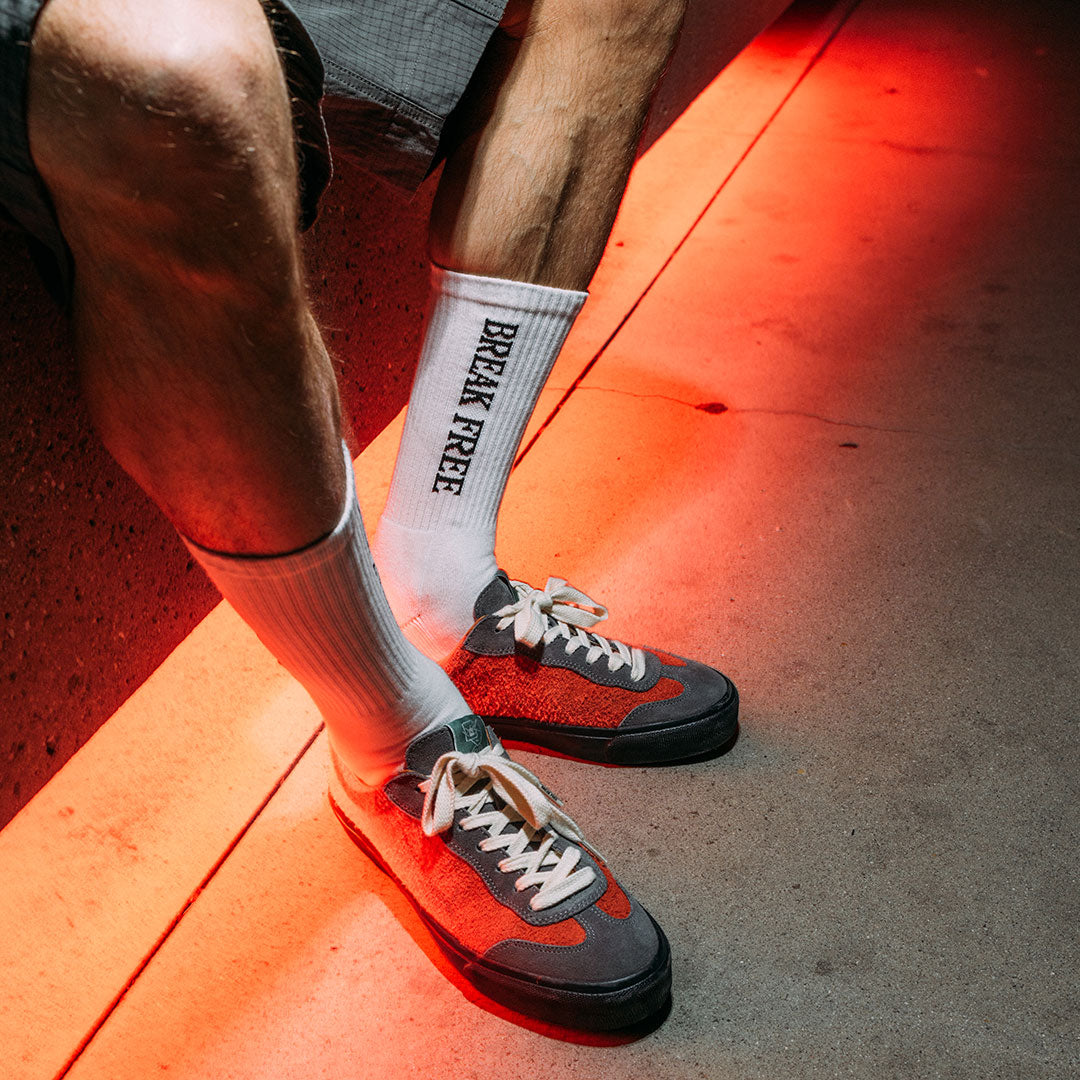 LAST RESORT AB（ラストリゾート エービー）| VM004 MILIC / RED CLAY/GREY/BLACK | スノーボード・スケートボードのTACTICS JAPAN