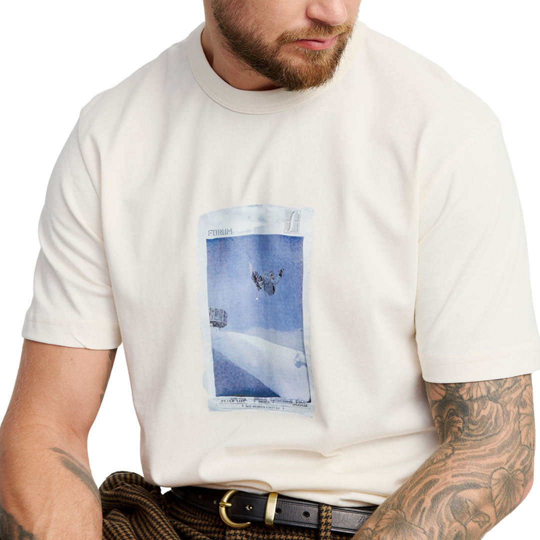 FORUM SNOWBOARDS（フォーラム スノーボード）| MAKIA X FORUM INGEMAR T-SHIRT / CREAM | スノーボード・スケートボードのTACTICS JAPAN