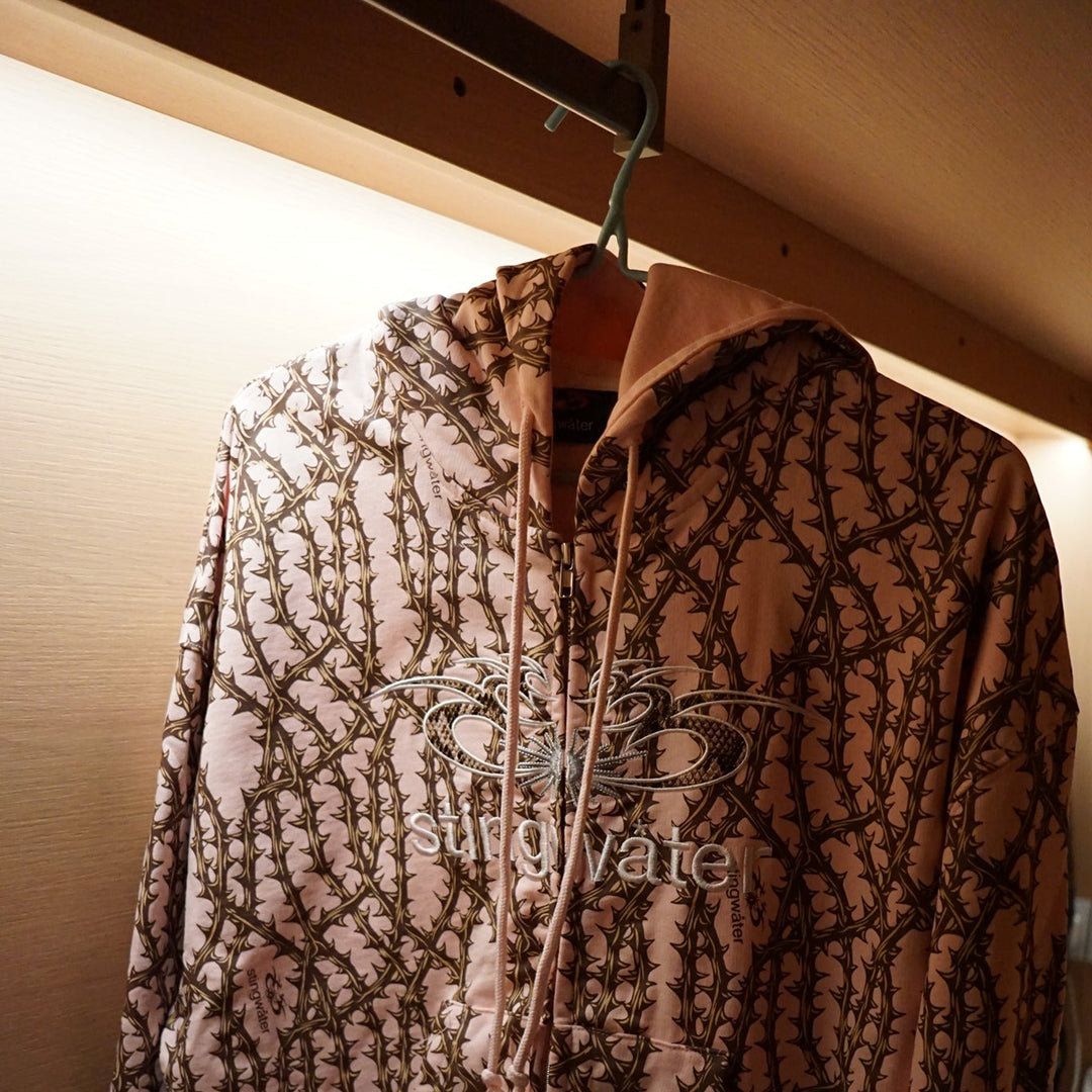 STINGWATER（スティングウォーター）| MOSES SNAKE THORN ZIP UP HOODIE / PINK SALT | スノーボード・スケートボードのTACTICS JAPAN