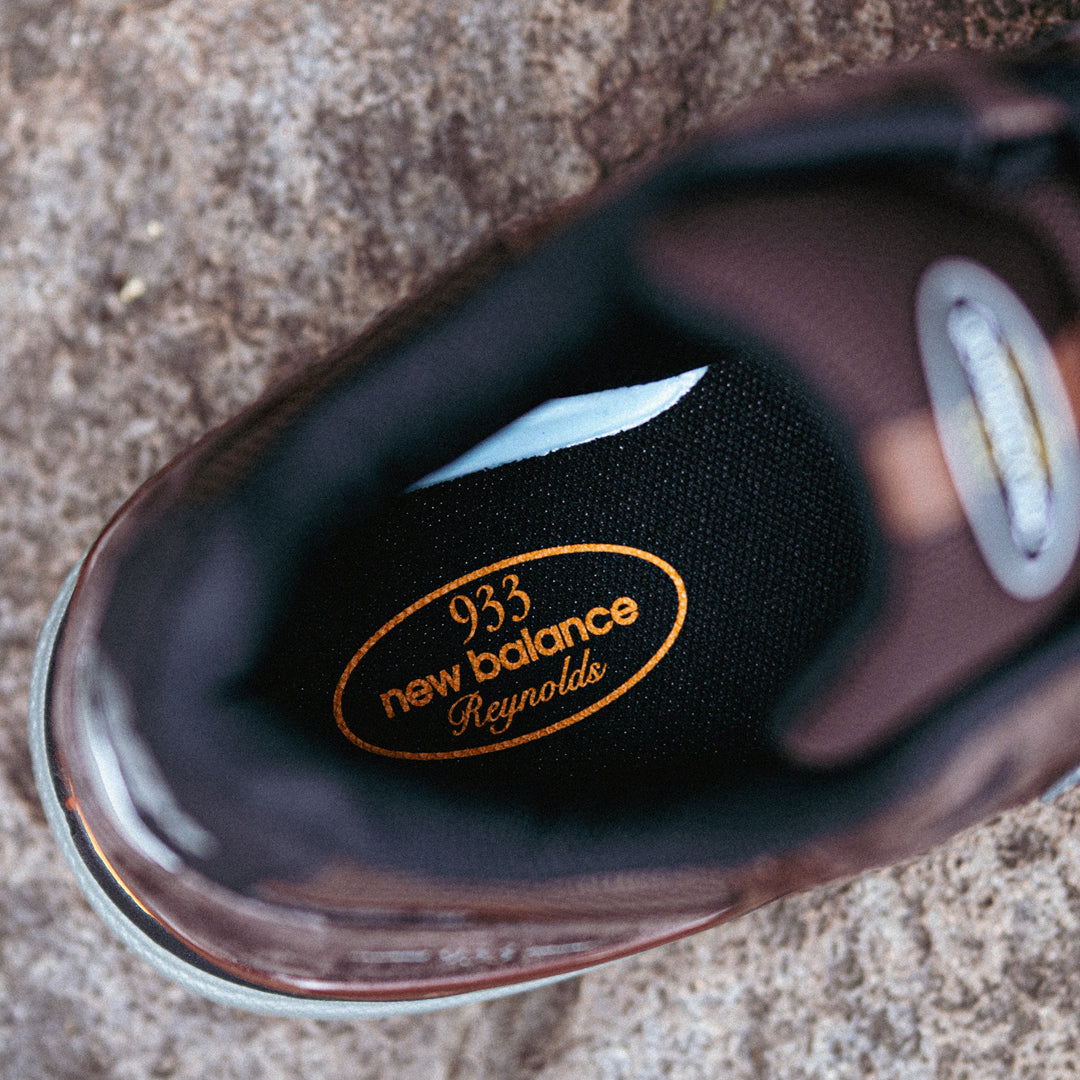 NM933BAR ANDREW REYNOLDS