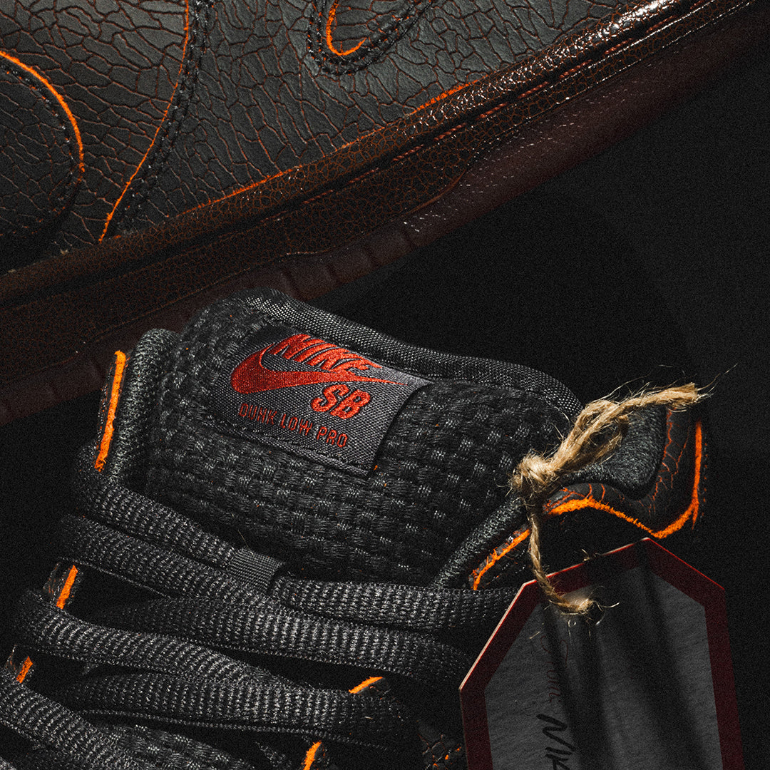NIKE SB DUNK LOW PRO PRM “Krampus”