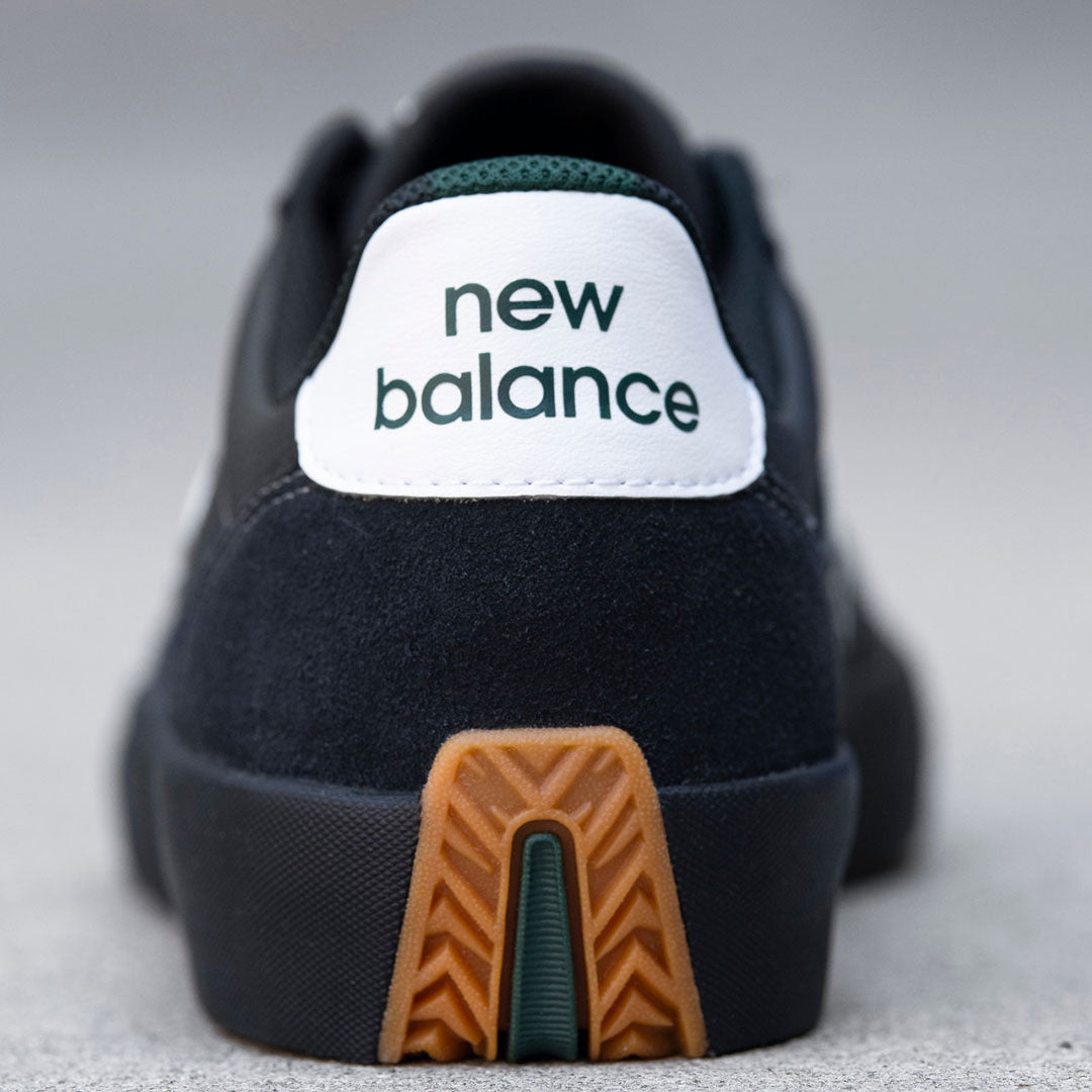 NEW BALANCE NUMERIC（ニューバランス ヌメリック）| UN340YRW | スノーボード・スケートボードのTACTICS JAPAN