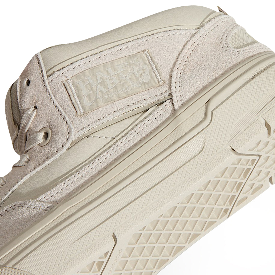 VANS（ヴァンズ）| SKATE HALF CAB WAFFLECUP BY ATIBA JEFFERSON / WHITE | スノーボード・スケートボードのTACTICS JAPAN