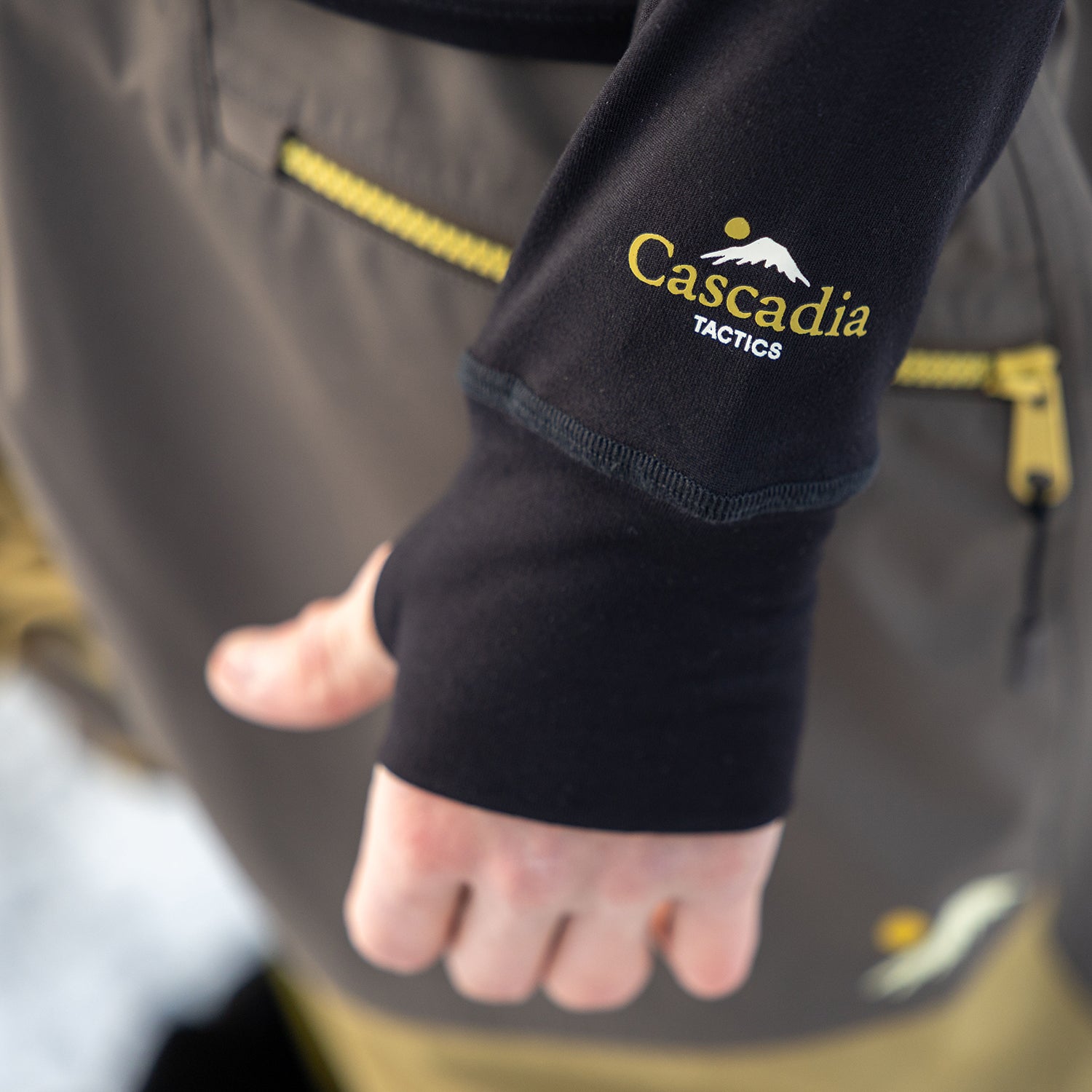 CASCADIA BASE LAYER TOP / BLACK