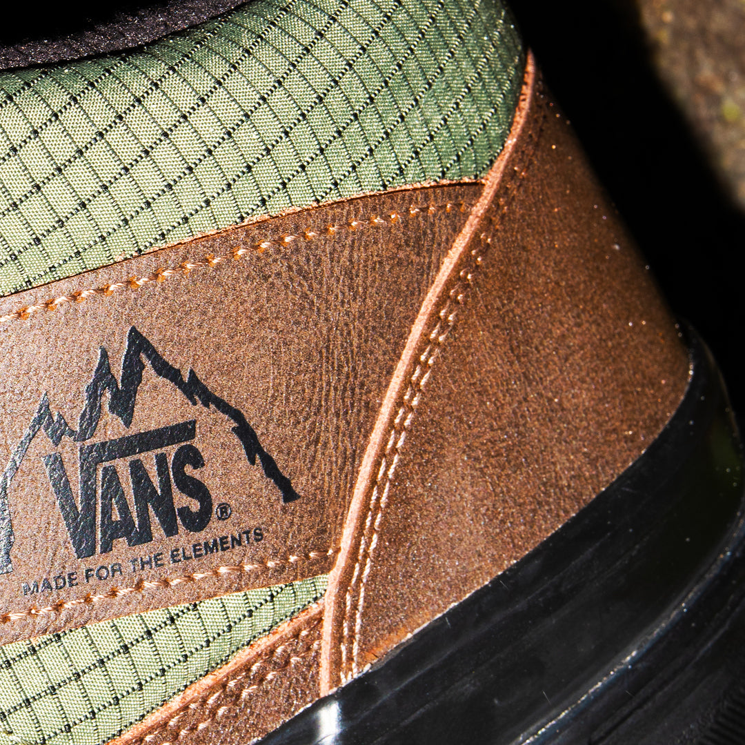 VANS（ヴァンズ）| MOUNTAIN MID GORE-TEX INSULATED SHOE / DARK