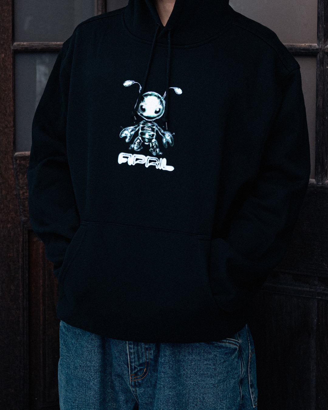BUGGIN HOODIE / BLACK