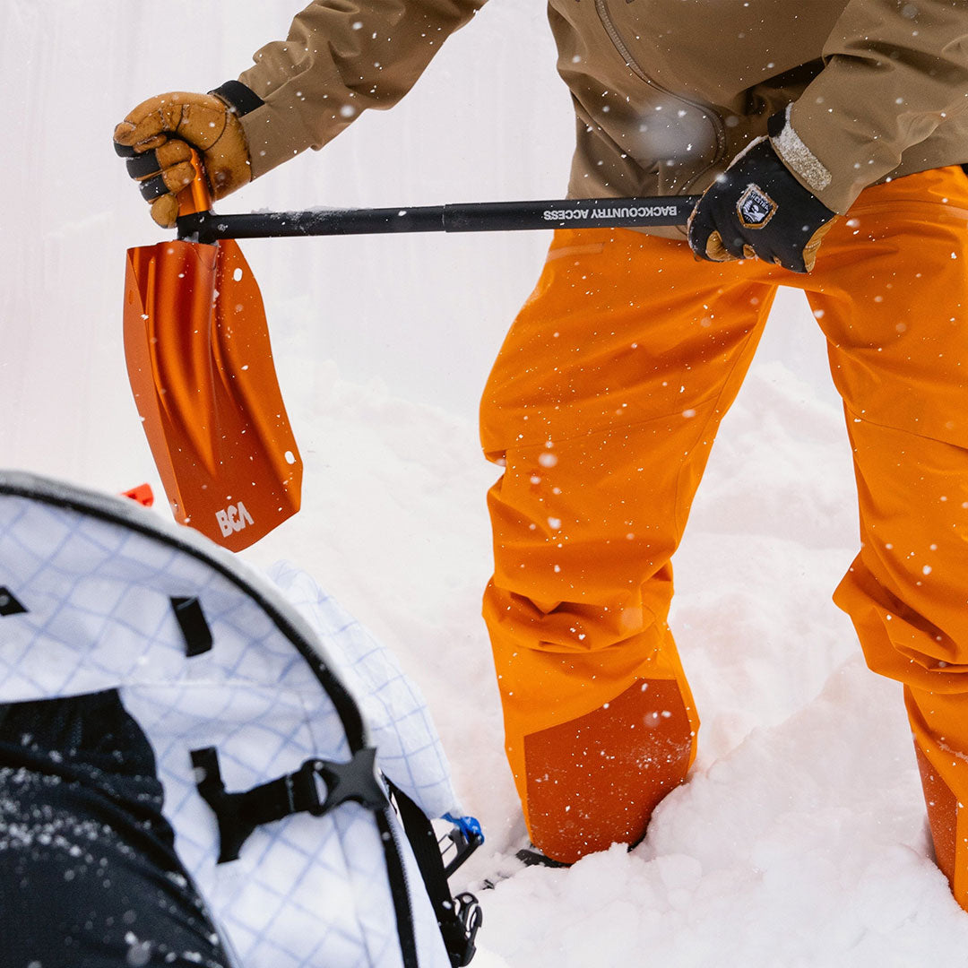 BCA（ビーシーエー）| DOZER 2H AVALANCHE SHOVEL 2027 / ORANGE | スノーボード・スケートボードのTACTICS JAPAN