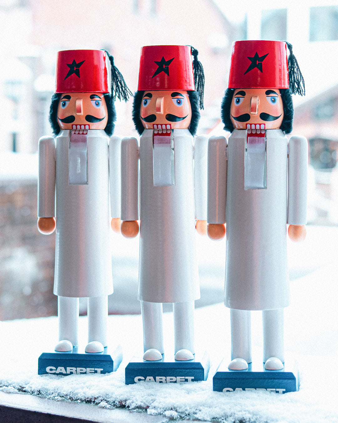 HABIBI NUTCRACKER / WHITE