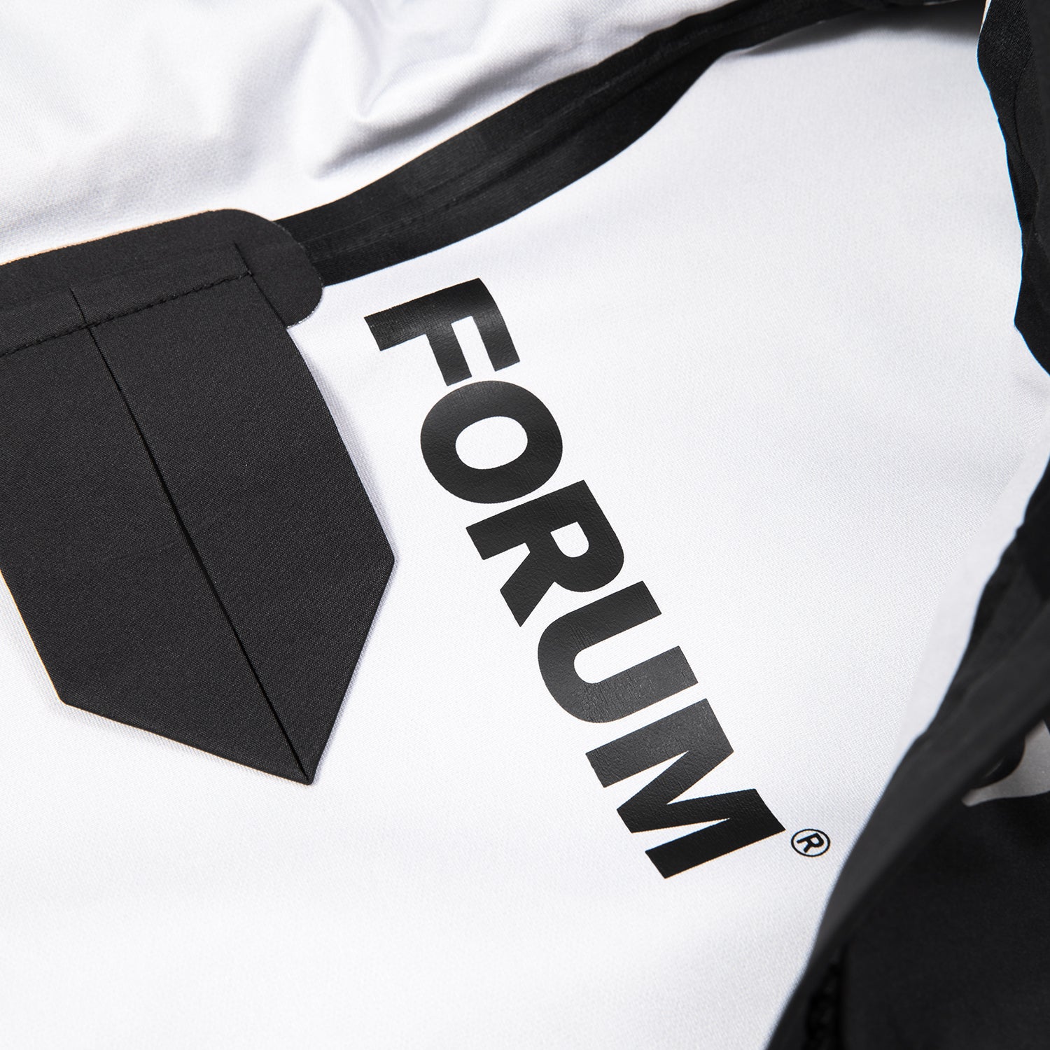 FORUM SNOWBOARDS（フォーラム スノーボード）| FORUM 3-LAYER BACKCOUNTRY JACKET / BLACK | スノーボード・スケートボードのTACTICS JAPAN
